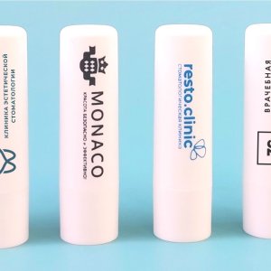 Гигиеническая помада DEALE без SPF в белом корпусе (аромат кокоса)